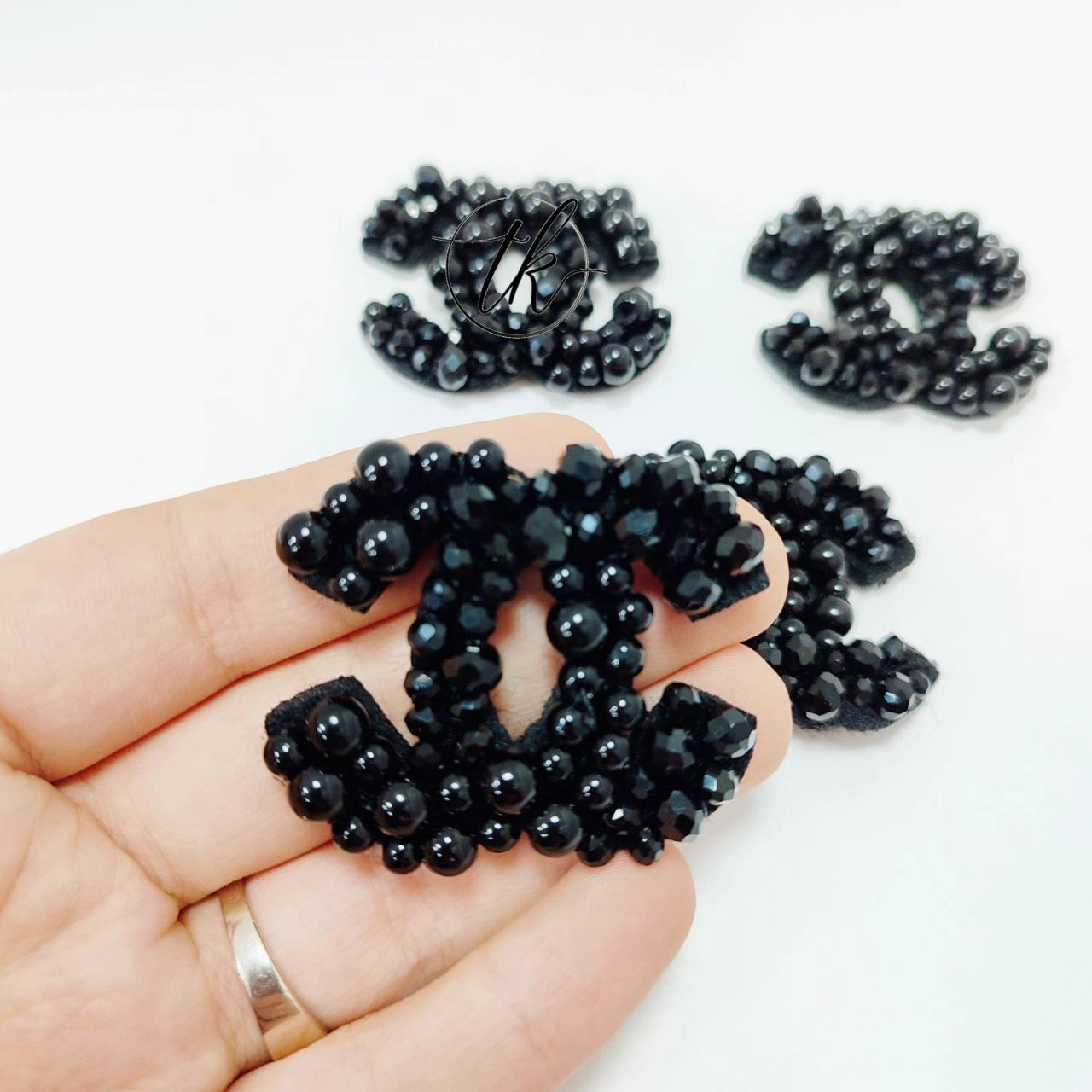 گل سینه دوختی طرح شنل